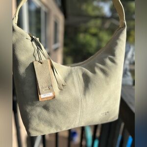 💚💚NWT-MARGOT NEW YORK GORGEOUS“GABI” HOBO BAG IN OLIVE GREEN💚💚